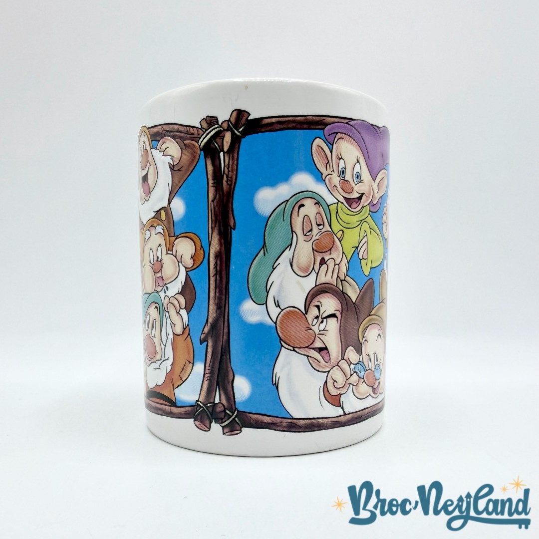 Tasse-Sept-Nains-Grimaces-Disney-mug-Staffordshire-England-Blanche-Neige (4)