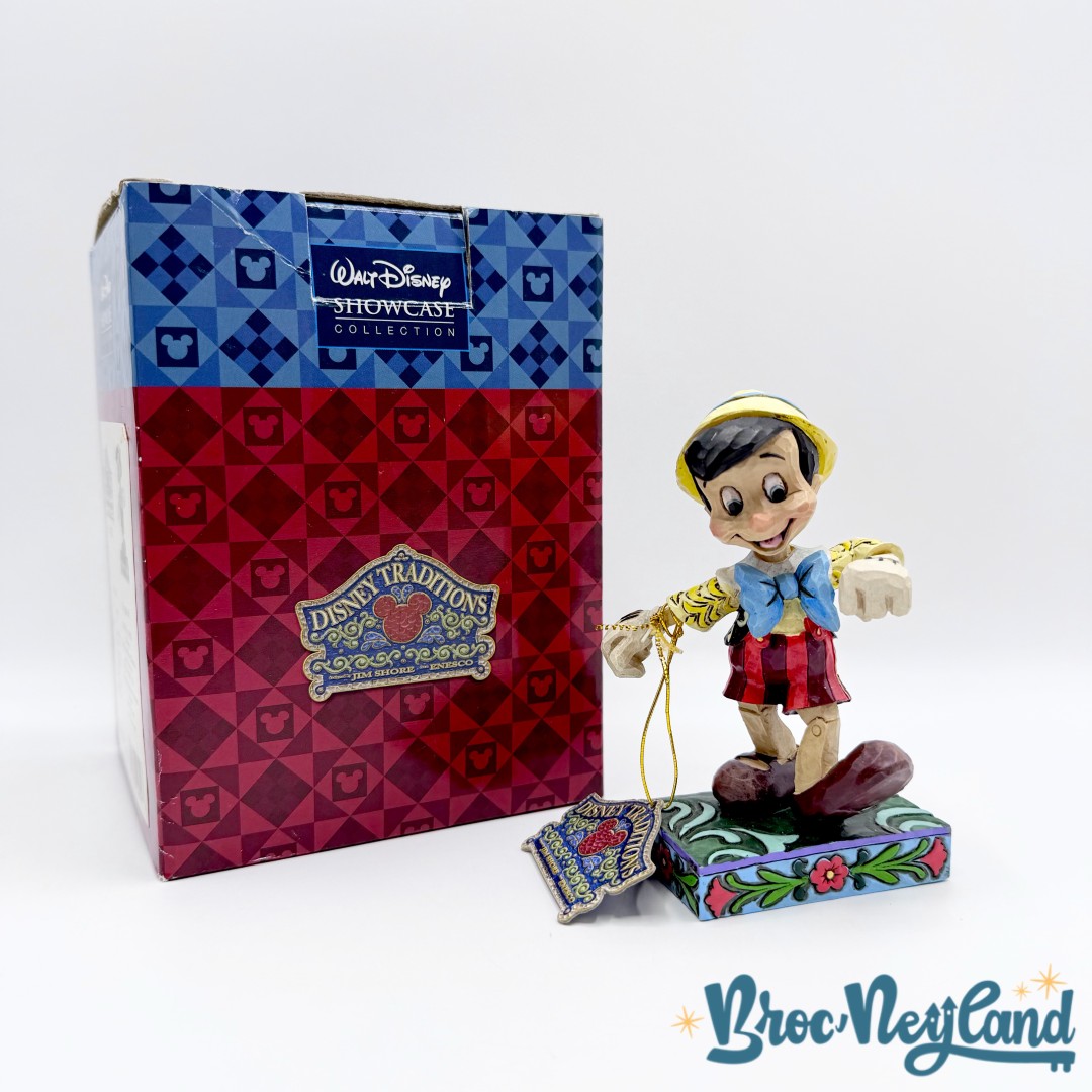Figurine-Jim-Shore-Pinocchio-Lively-Step-Disney-Traditions-Showcase-Collection-4010027 (4)