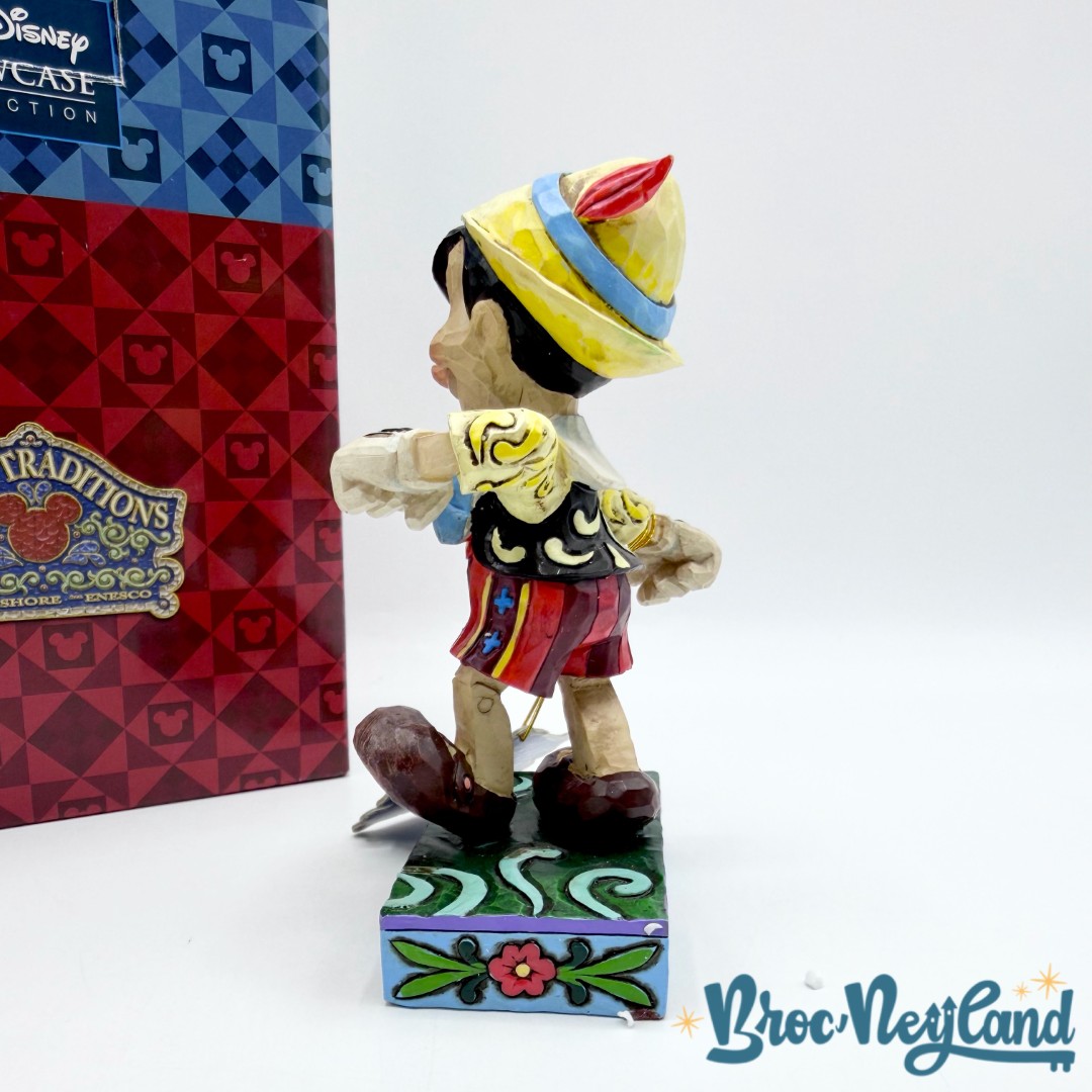 Figurine-Jim-Shore-Pinocchio-Lively-Step-Disney-Traditions-Showcase-Collection-4010027 (2)