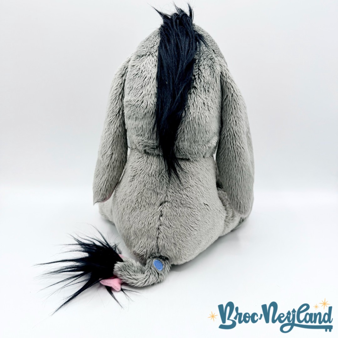 Peluche-Bourriquet-Big-Feet-Disney-Parks-2019-Disneyland-Paris-Winnie-ourson-32-cm (1)