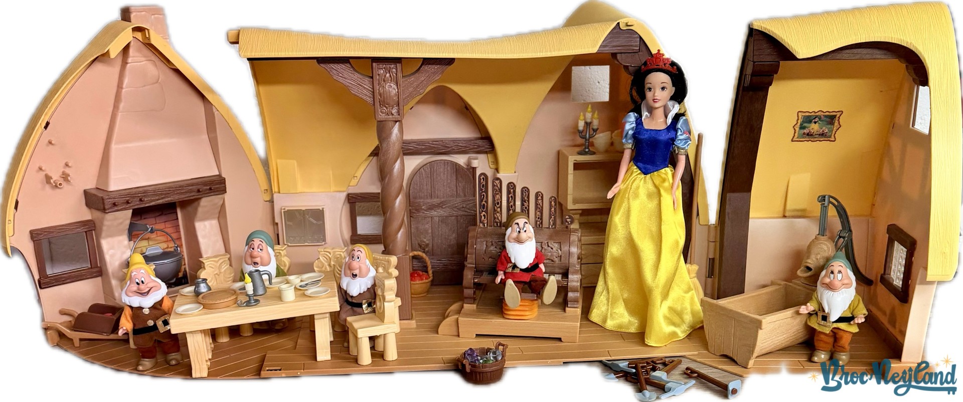 Jouet-Chaumière-des-7-Nains-mini-poupées-Disney-Princesses-Simba-Toys-Blanche-Neige-et-les-sept-nains (10)