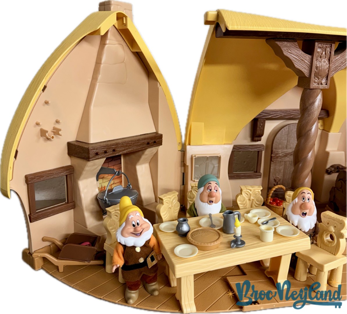 Jouet Atelier Joaillerie des 7 Nains mini poupées Disney Princesses Simba Toys Blanche Neige et les sept nains chaumière