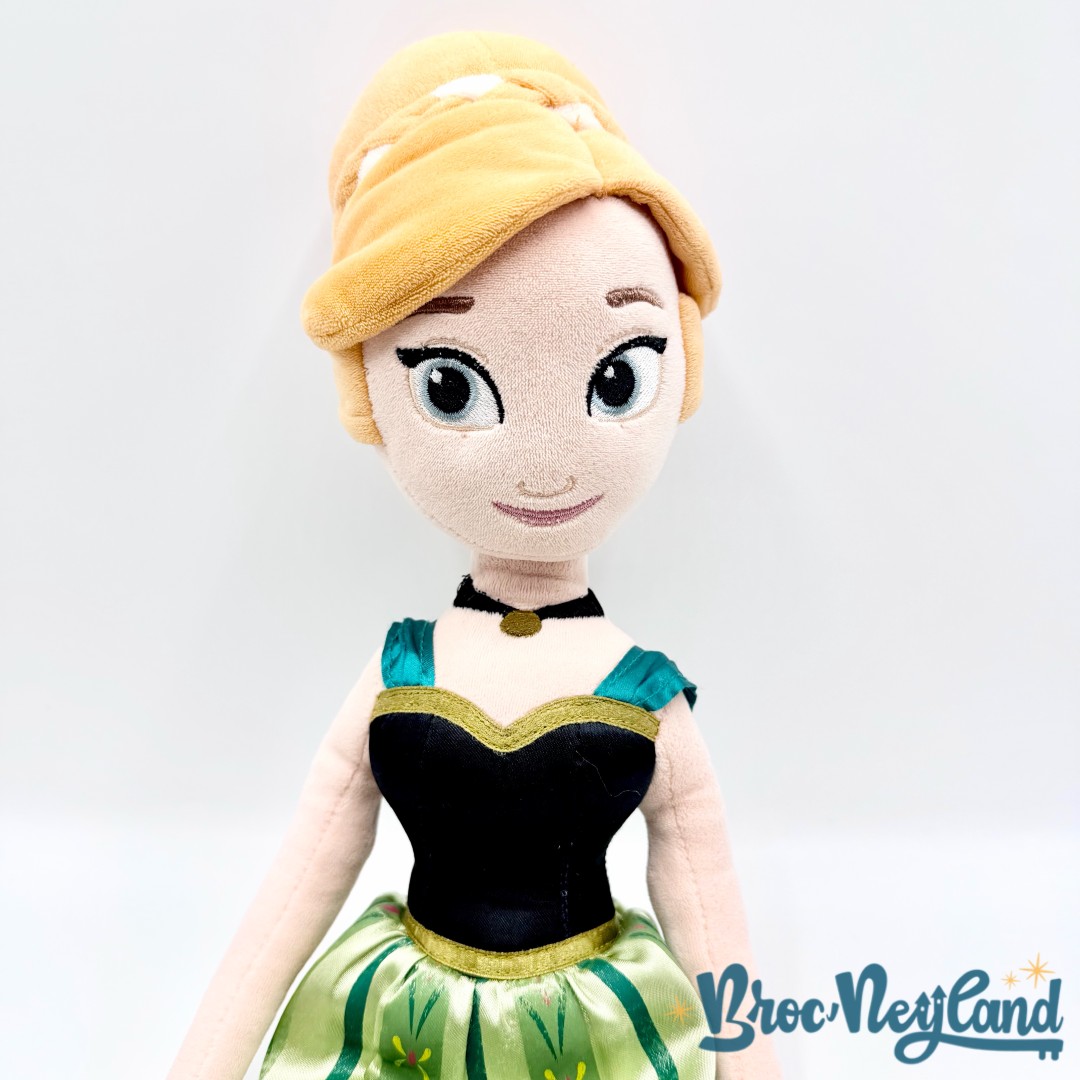 Poupée-chiffon-Anna-couronnement-La-Reine-des-Neiges-Disney-Parks-2014-peluche-robe-verte-hiver-52-cm (2)