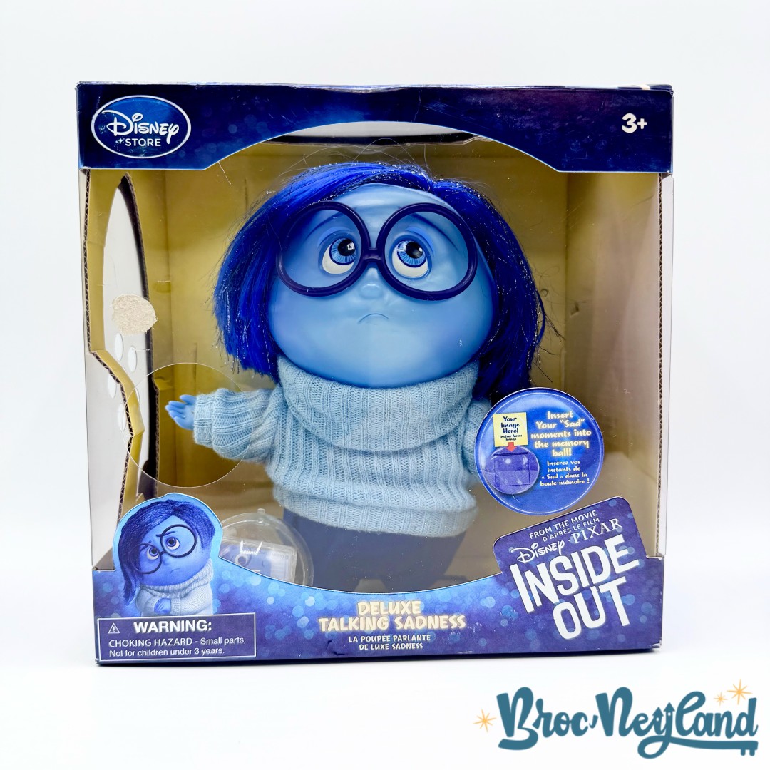 Poupée-parlante-Tristesse-de-luxe-Vice-Versa-Disney-Store-2015-Talking-Sadness-interactive-bleu (1)