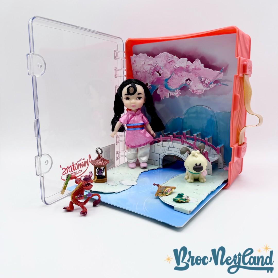 Ensemble-de-jeu-Coffret-Mini-Poupée-Mulan-Animators-Collection-Disney-Store-Pop-Up-Environnement-valise (4)