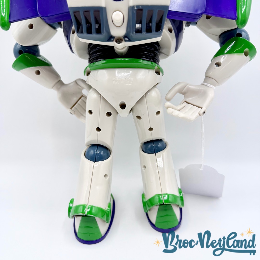 Jouet-Figurine-parlant-Buzz-éclair-articulé-Disneyland-2005-Disney-Toy-Story-and-Beyond-space-rangers-ANGLAIS-30-cm (5)