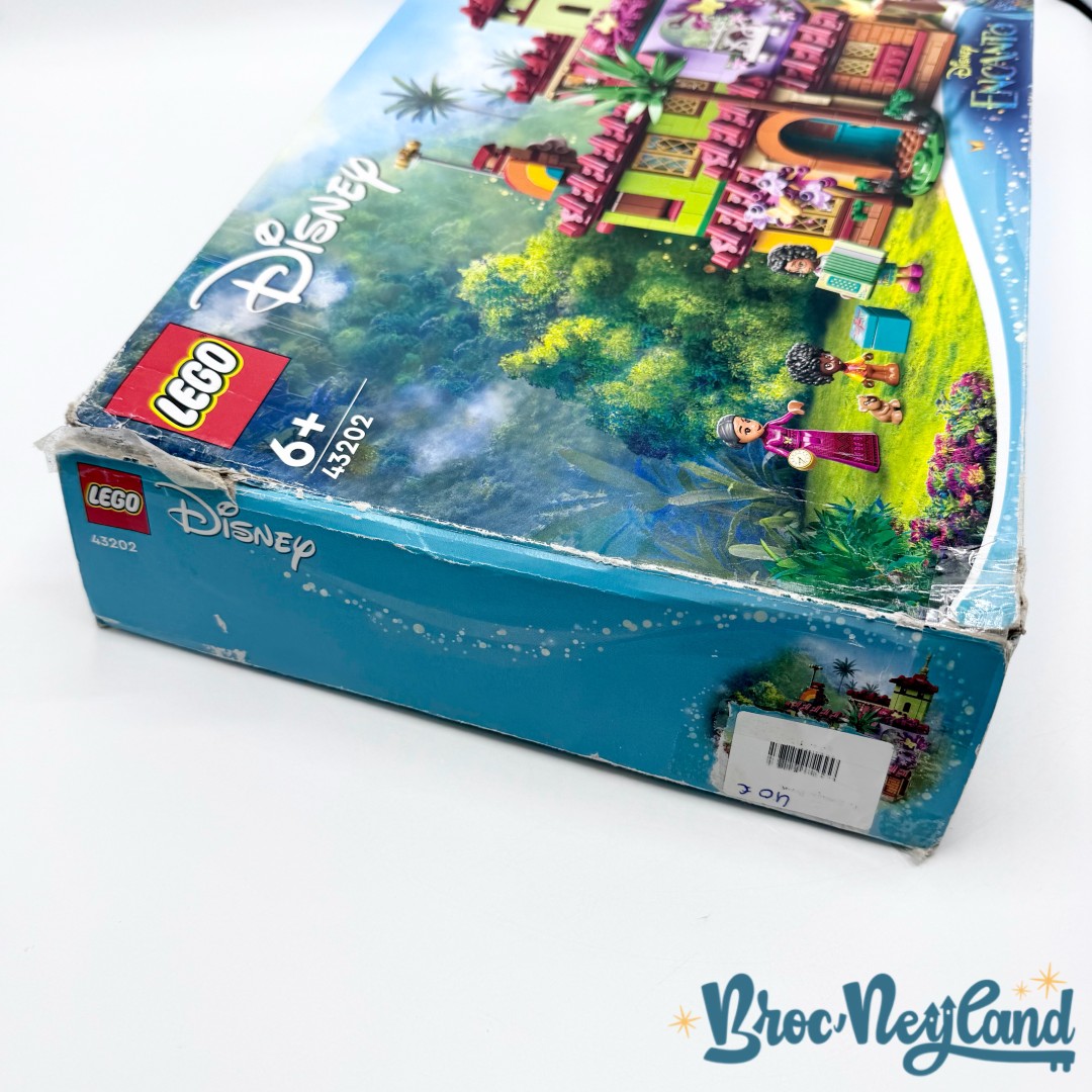 Jouet-LEGO-43202-La-Maison-Madrigal-Disney-Encanto (2)