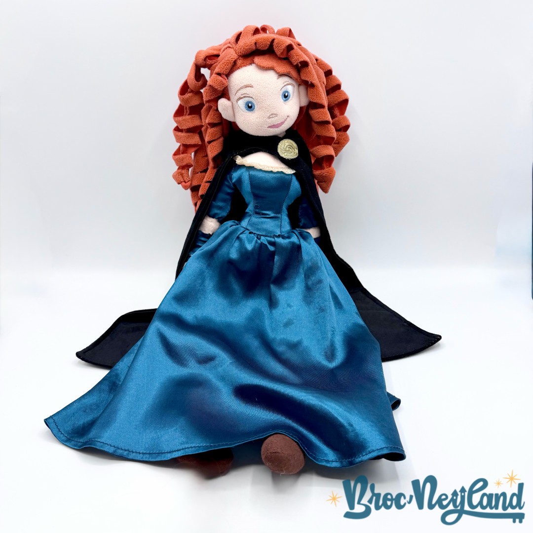 Poupée-chiffon-Mérida-Rebelle-Disney-Store-2012-peluche-princesse-rousse-cape-52-cm (2)