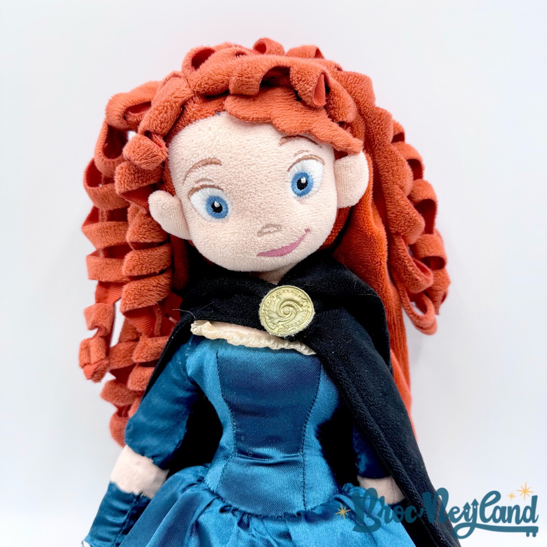 Poupée-chiffon-Mérida-Rebelle-Disney-Store-2012-peluche-princesse-rousse-cape-52-cm (3)