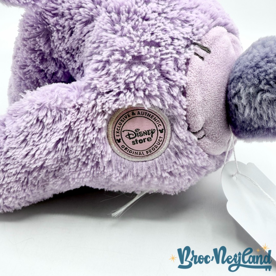 Peluche-Lumpy-éfélant-Disney-Store-Winnie-ourson-éléphant-violet-écusson-32-cm (4)
