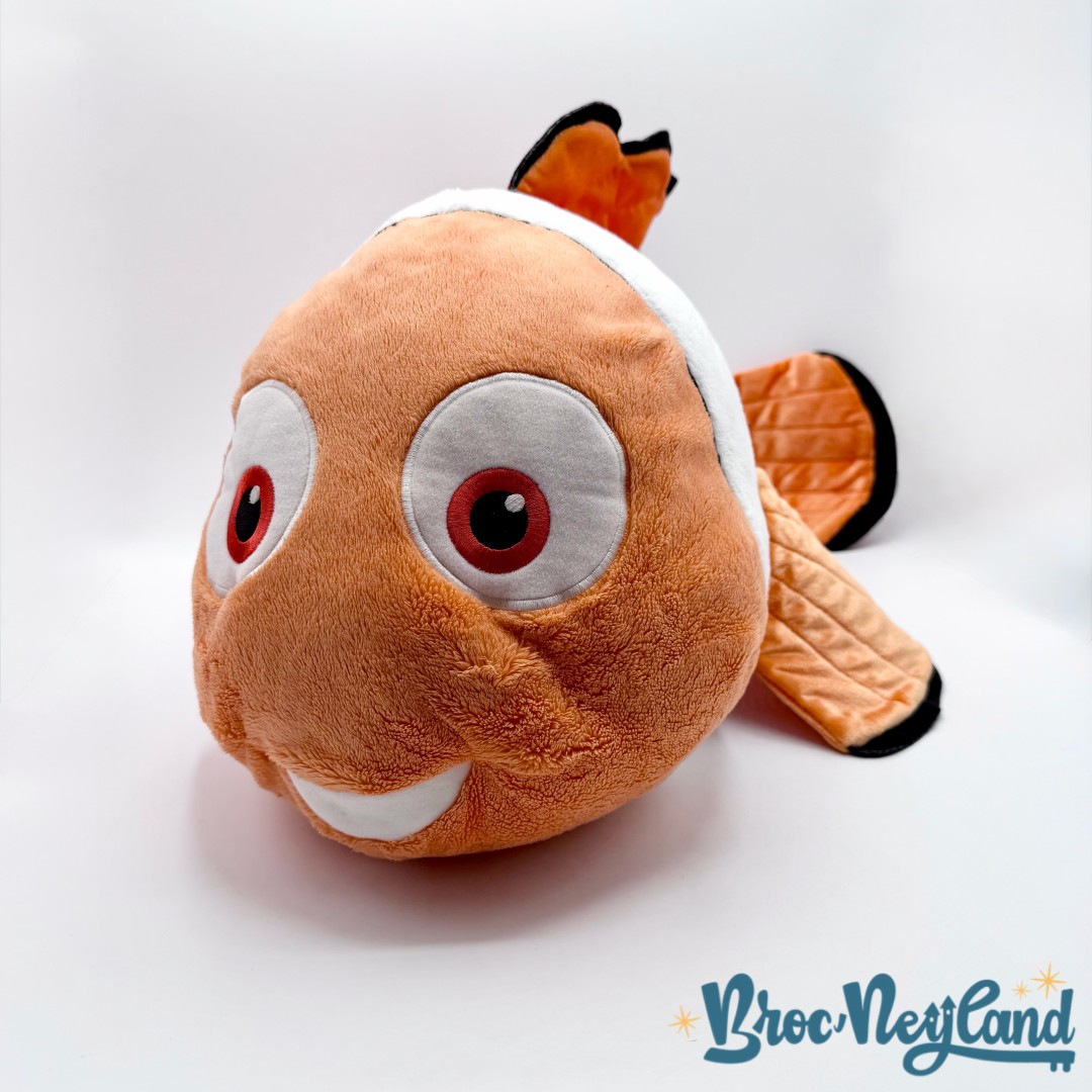 Peluche-Nemo-XXL-Disney-Nicotoy-Le-Monde-de-Nemo-poisson-clown-orange-grand-format-65-cm (3)