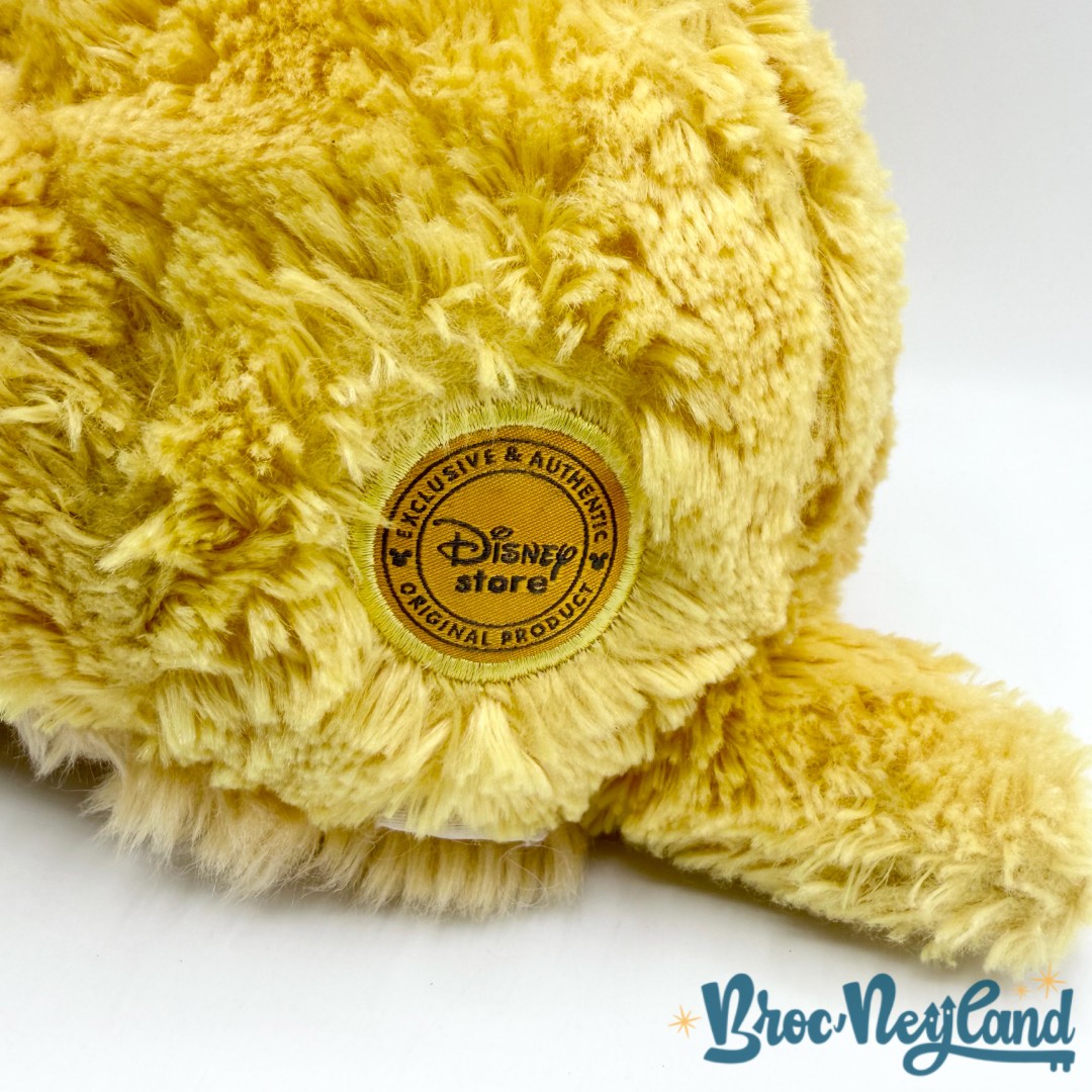 Peluche-Lady-La-Belle-et-le-Clochard-Disney-Store-chien-marron-écusson-34-cm (6)