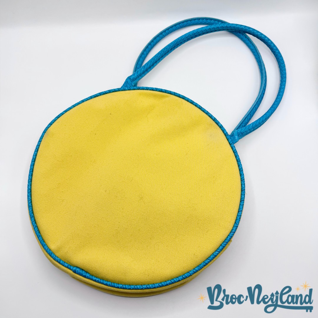 Sac-Vaiana-Hei-Hei-Disney-Store-2023-sac-de-plage-jaune-fleurs (3)