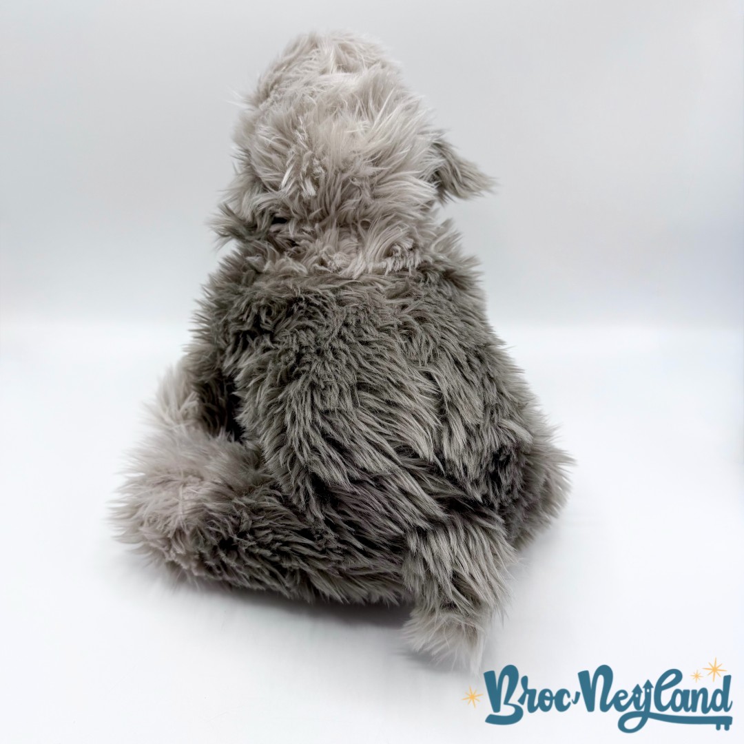 Peluche-Max-Chien-La-Petite-Sirène-Disney-Store-2013-gris-écusson-38-cm (3)