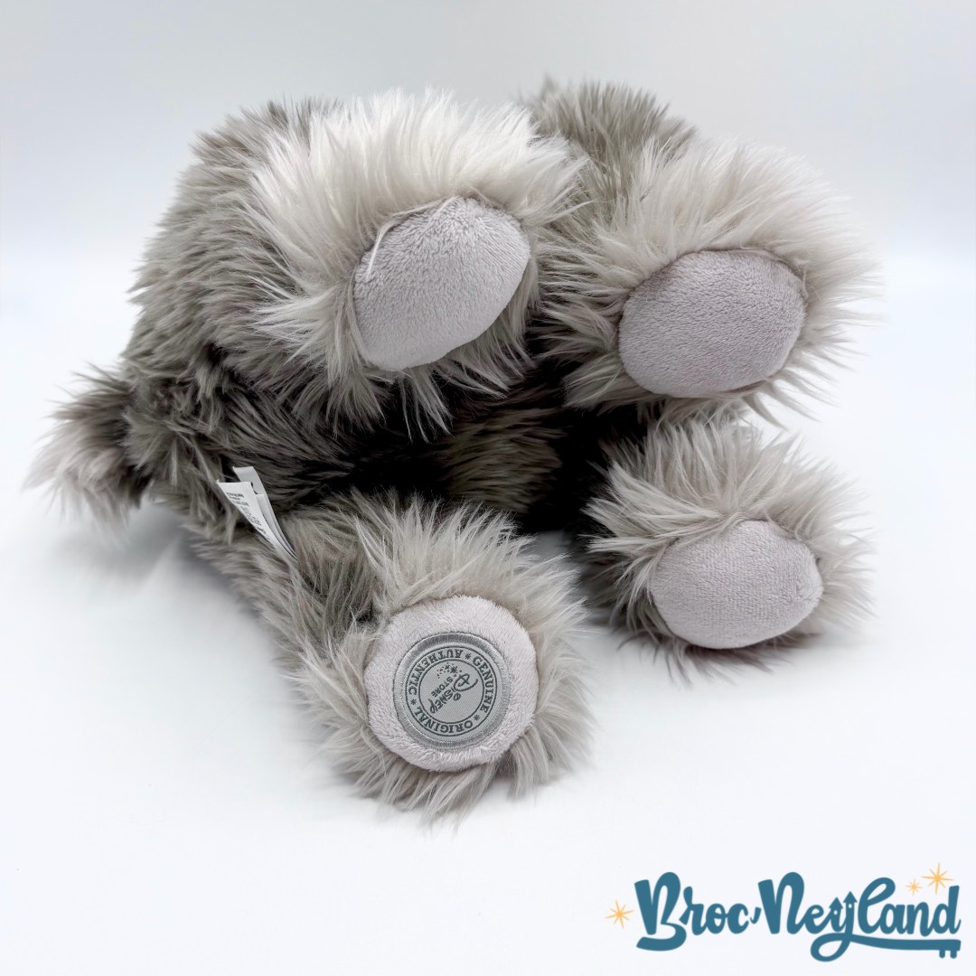 Peluche-Max-Chien-La-Petite-Sirène-Disney-Store-2013-gris-écusson-38-cm (1)