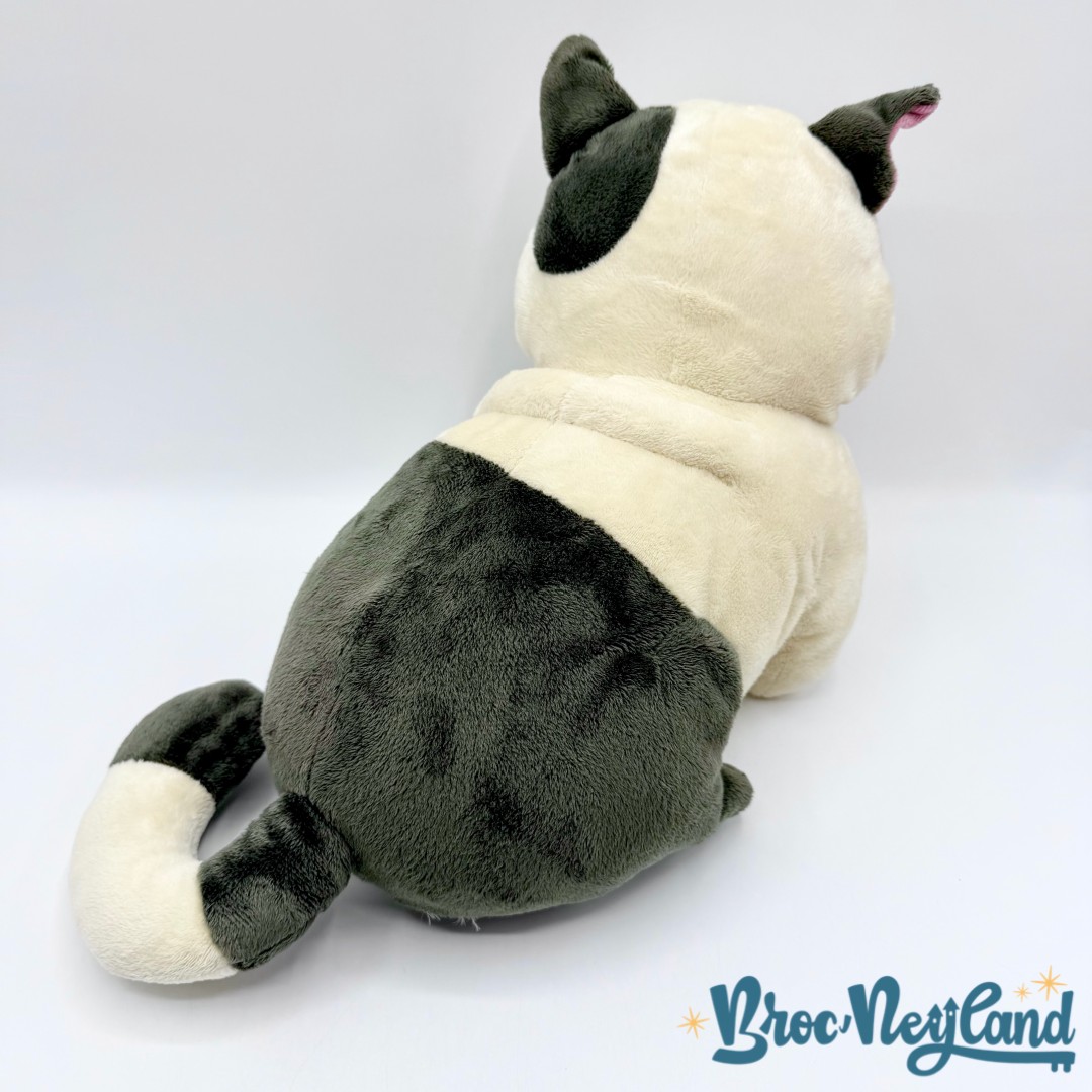 Peluche-Machiavelli-chat-Luca-Disney-Store-2021-noir-blanc-24-cm (3)