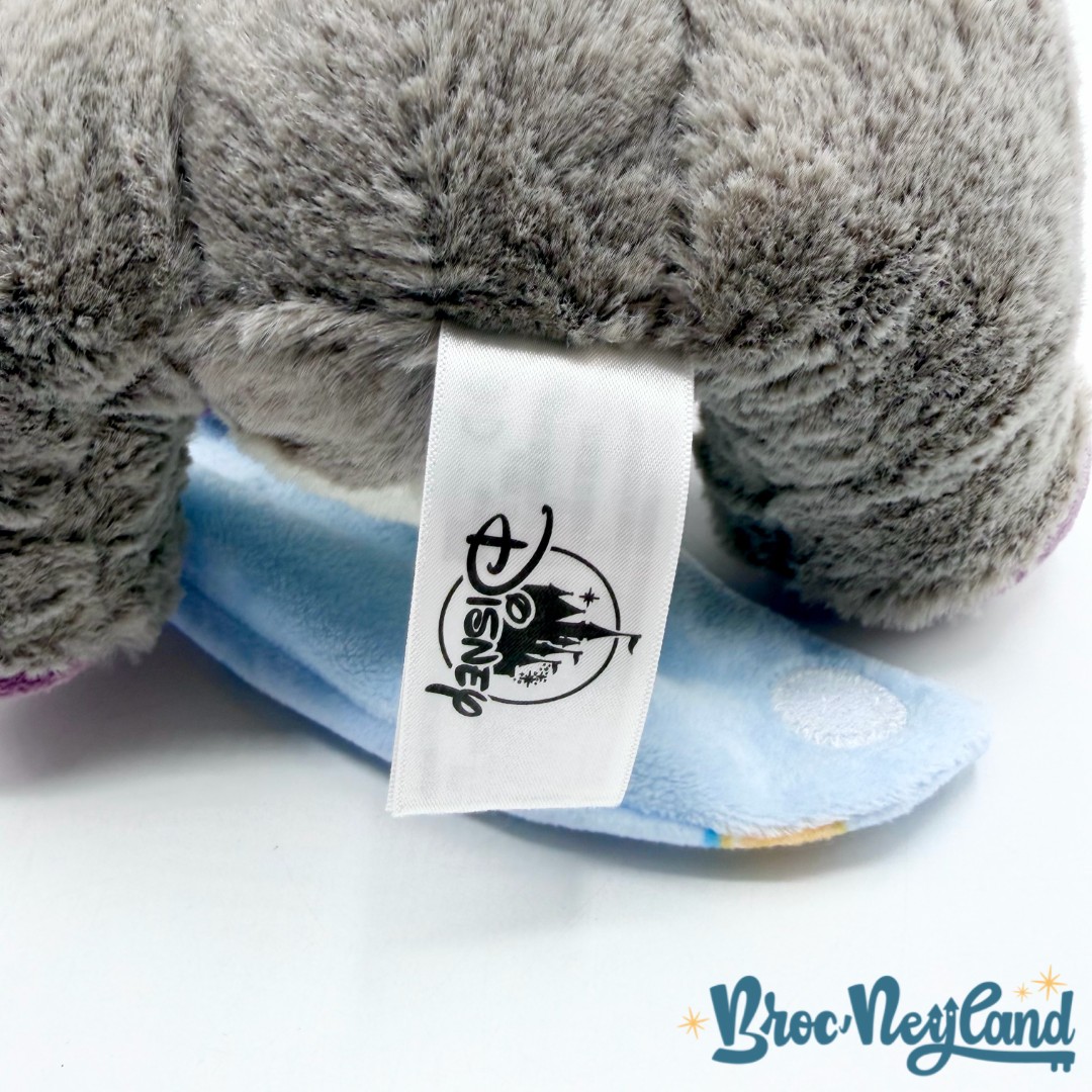 Peluche-Sven-emmaillotée-La-Reine-des-Neiges-Disney-Parks-2017-renne-gris-couverture-cocon-30-cm (1)