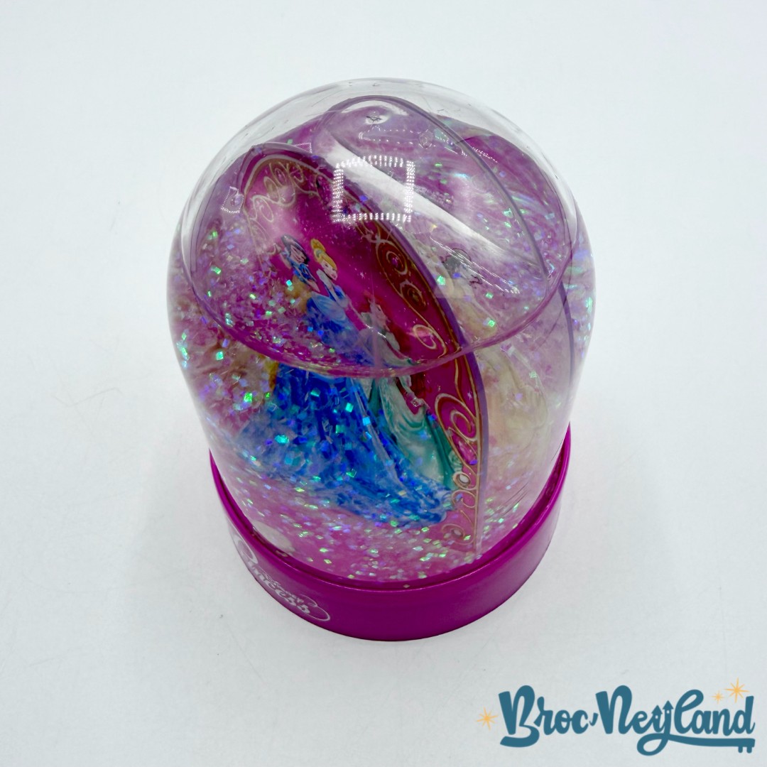 Boule-à-neige-Princesses-Disneyland-Paris-2017-Disney-Snow-Globe-plastique-rose (3)