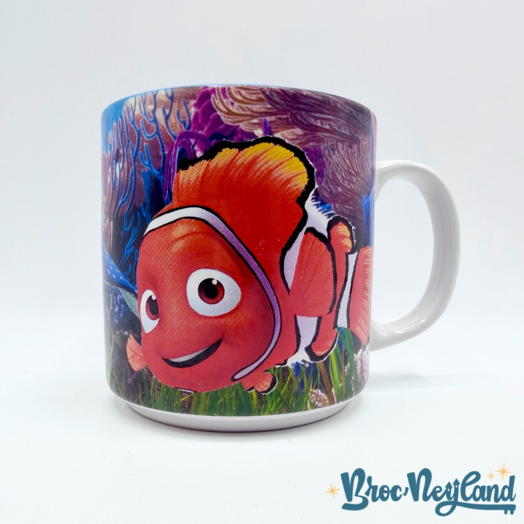 Tasse-scène-Le-monde-de-Nemo-The-Walt-Disney-Company-England-mug-scène-film-poissons (2)