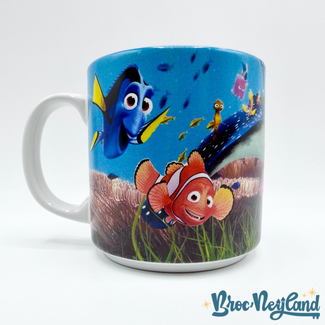 Tasse-scène-Le-monde-de-Nemo-The-Walt-Disney-Company-England-mug-scène-film-poissons (4)