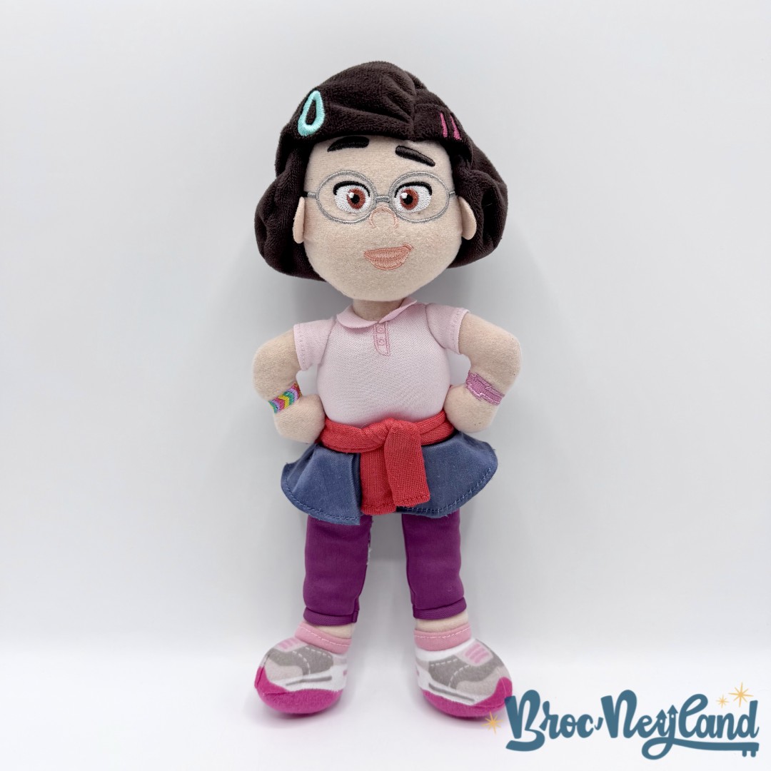 Peluche-Mei-Lee-Disney-Store-2021-Alerte-Rouge-fille-30-cm (2)
