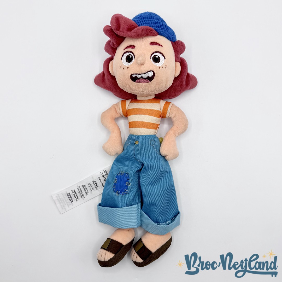Peluche-Giulia-Marcovaldo-Disney-Store-2021-Luca-fille-marinière-32-cm (4)