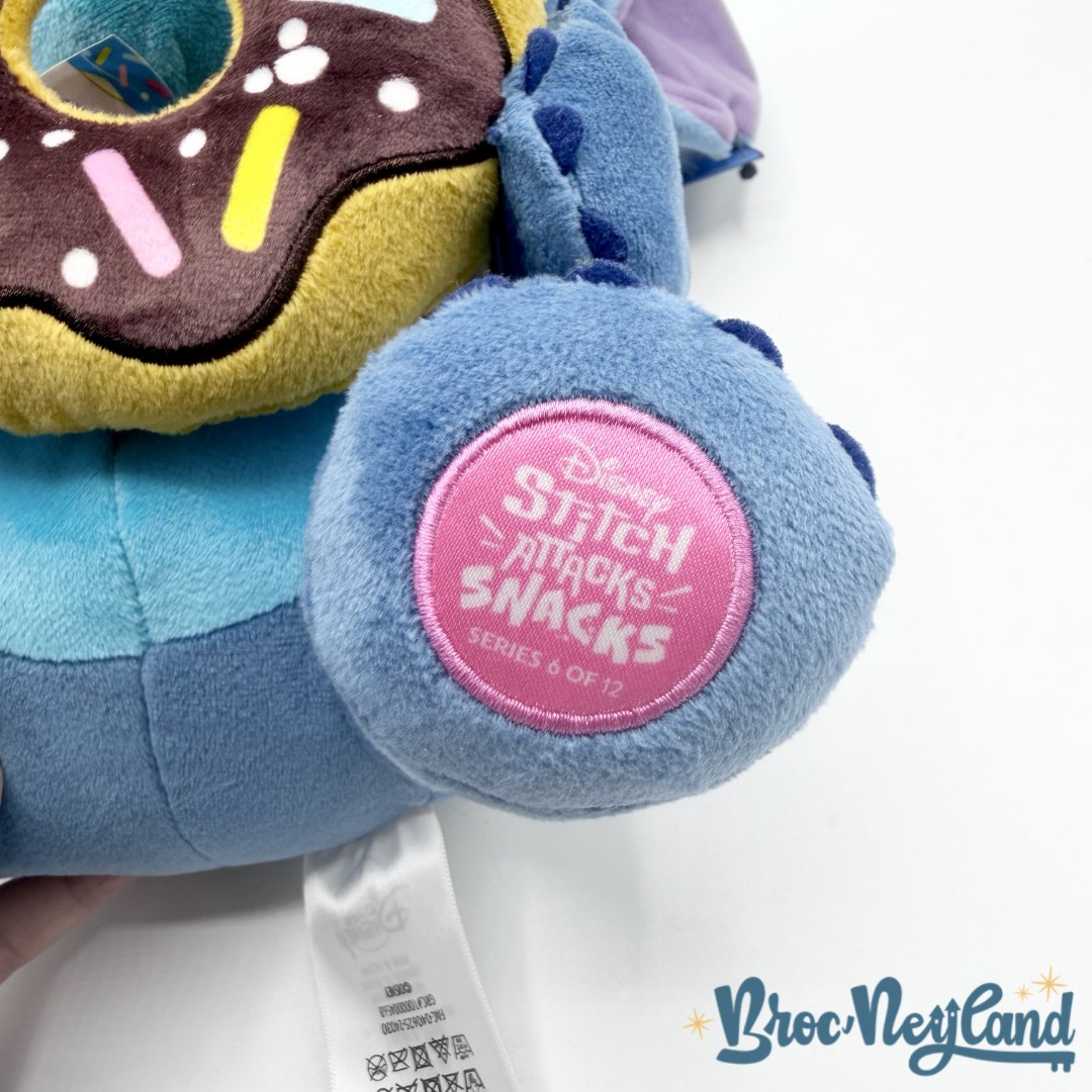 Peluche-Stitch-Attacks-Snacks-Donut-6-sur-12-Édition-limitée-Disney-Store-30-cm (1)