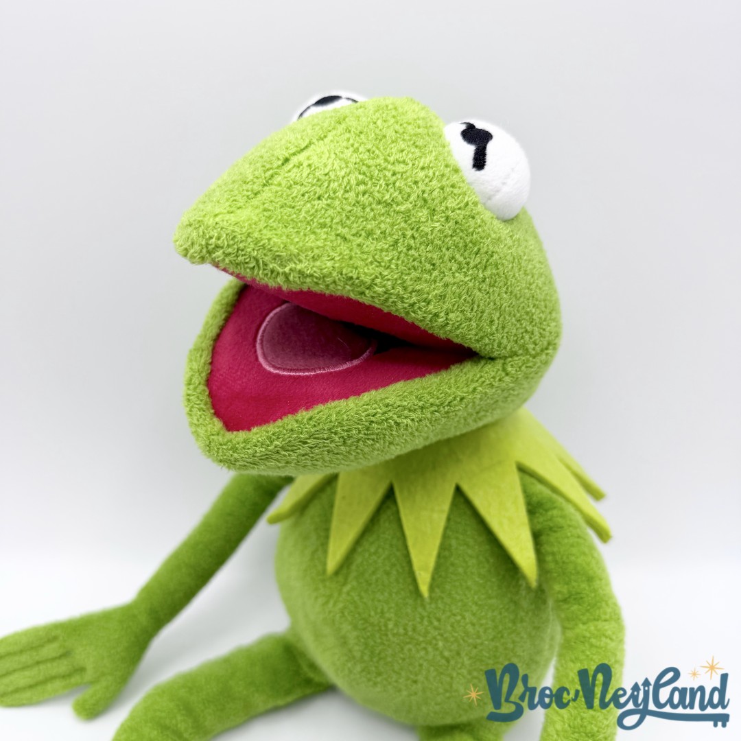 Peluche-Kermit-la-Grenouille-Les-Muppets-Disney-Store-vert-45-cm (6)