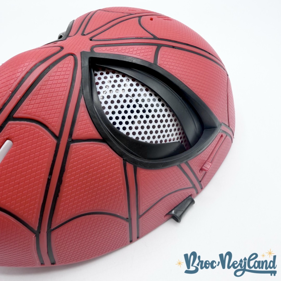 Masque-parlant-Spider-Man-Marvel-Disney-Parks-2019-araignée-rouge (2)