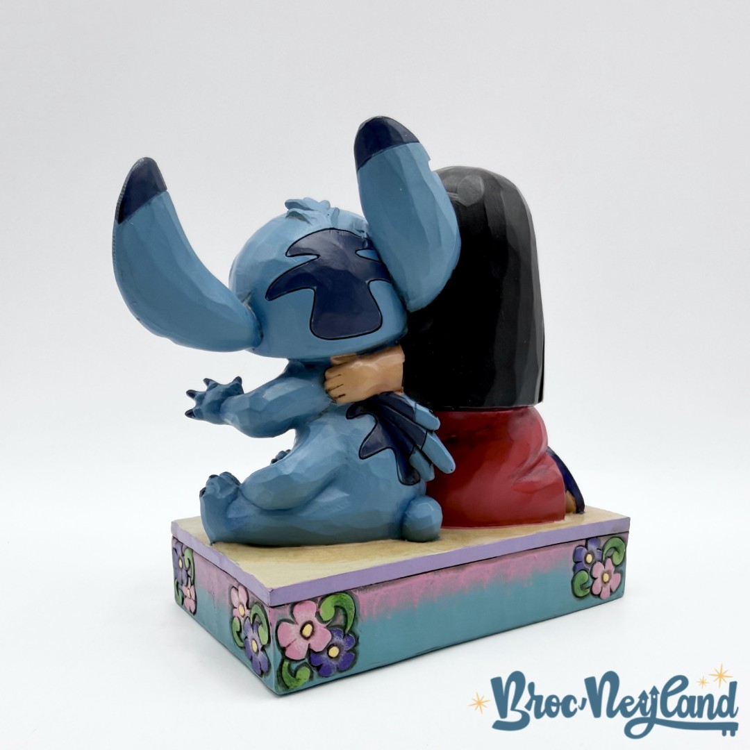 Figurine-Jim-Shore-Lilo-et-Stitch-Ohana-Means-Family-Disney-Traditions-Showcase-Collection-4043643 (7)