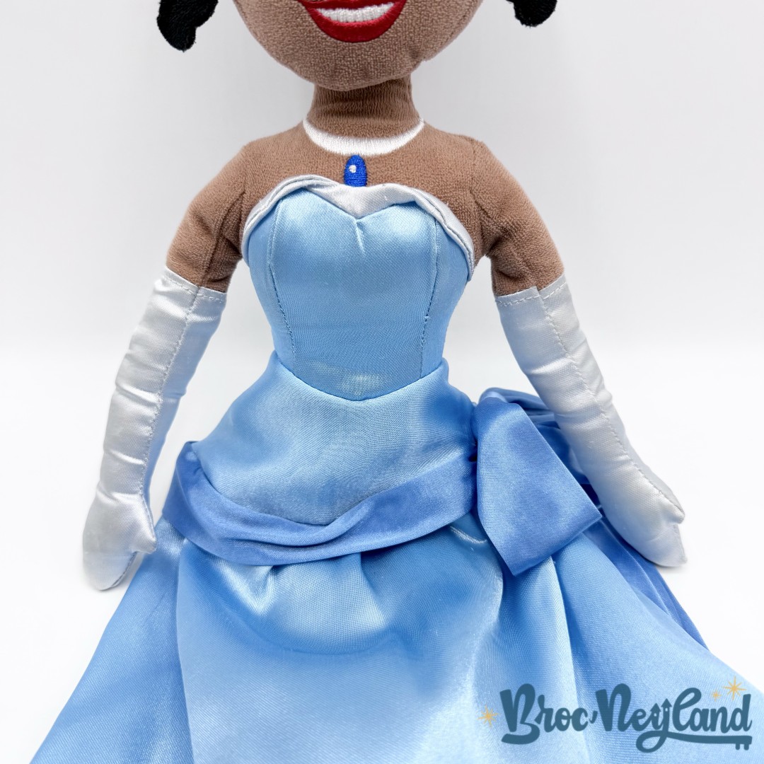 Poupée-chiffon-Tiana-La-Princesse-et-la-Grenouille-Disney-Store-2017-peluche-princesse-bleu-52-cm (3)