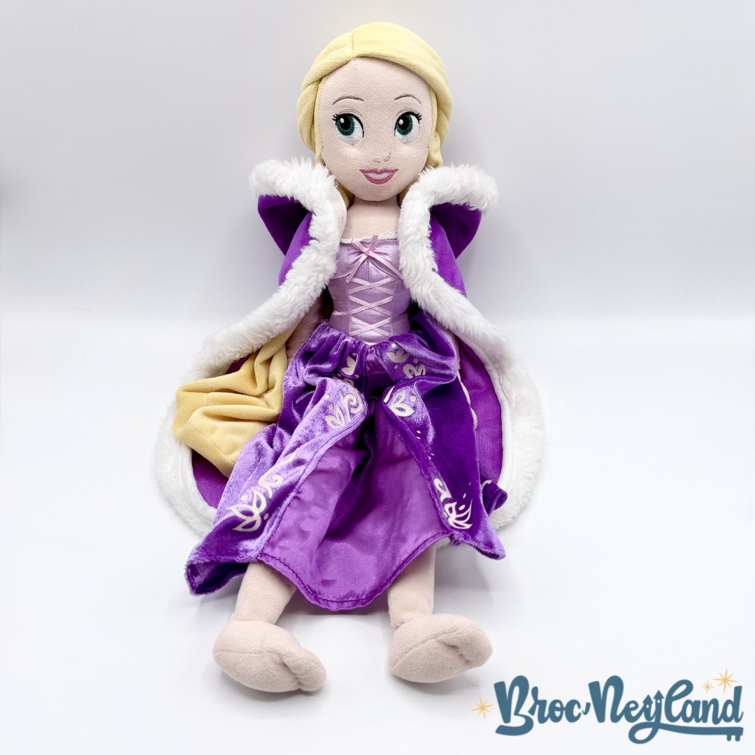 Poupée-chiffon-Raiponce-Hiver-Disney-Store-peluche-princesse-cape-violet-52-cm (5)
