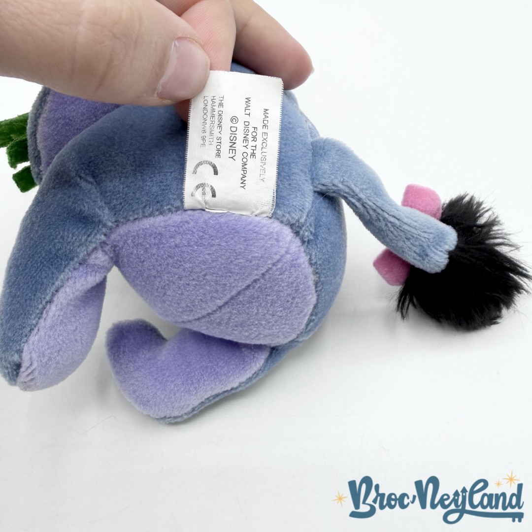 Peluche-Bourriquet-Hiver-mini-Disney-Store-Winnie-ourson-âne-écharpe-17-cm (4)