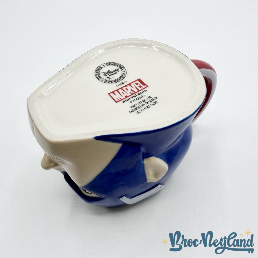 Tasse-Captain-America-Avengers-Marvel-Disney-Parks-mug-visage-bleu-relief-3D (1)