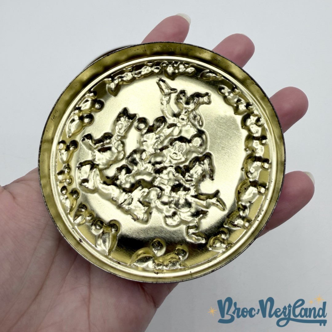 Boite-métal-Mickey-et-ses-amis-Walt-Disney-Attractions-rond-vintage-bonbons (3)