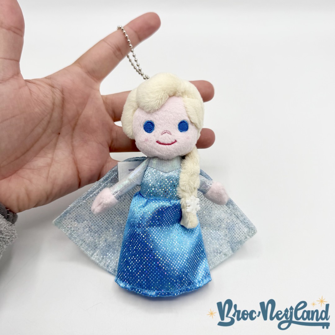 Porte-clés-Elsa-Its-a-Small-World-Tokyo-Disneyland-2018-Japon-La-Reine-des-Neiges-peluche-keychain-14-cm (7)