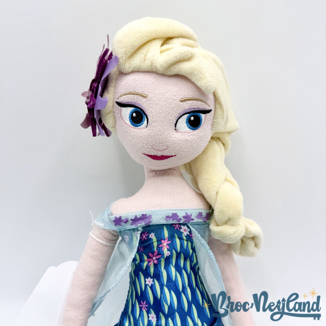 Poupée-chiffon-Elsa-La-Reine-des-Neiges-Une-fête-givrée-Disney-Collections-peluche-52-cm (2)