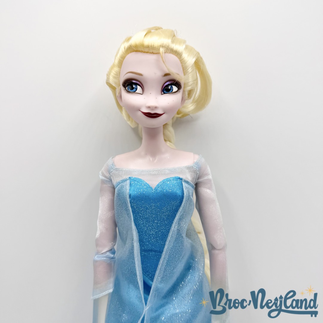 Poupée-Chantante-Elsa-La-Reine-des-Neiges-Disney-Store-2015-musicale-robe-bleu-41-cm (1)
