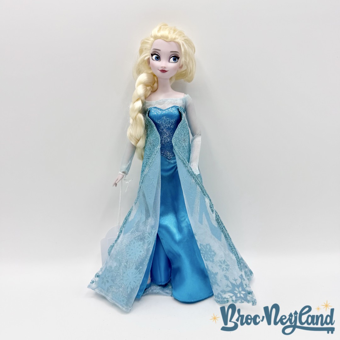 Poupée-Elsa-Disney-Store-2020-La-Reine-des-Neiges-robe-paillettes-bleu (3)