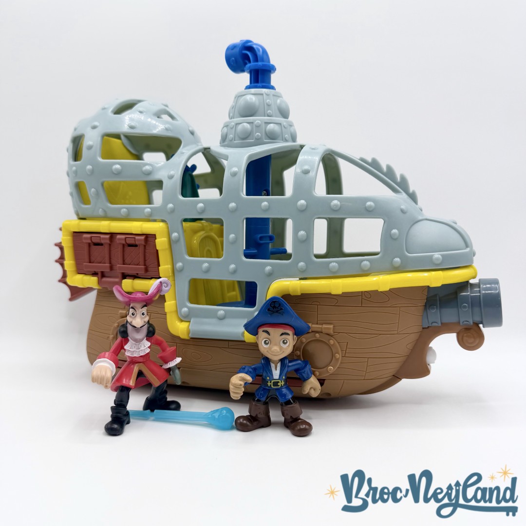 Jouet-Bucky-Sous-Marin-de-Jake-et-les-Pirates-Fisher-Price-Disney-jouet-de-bain-bateau (2)
