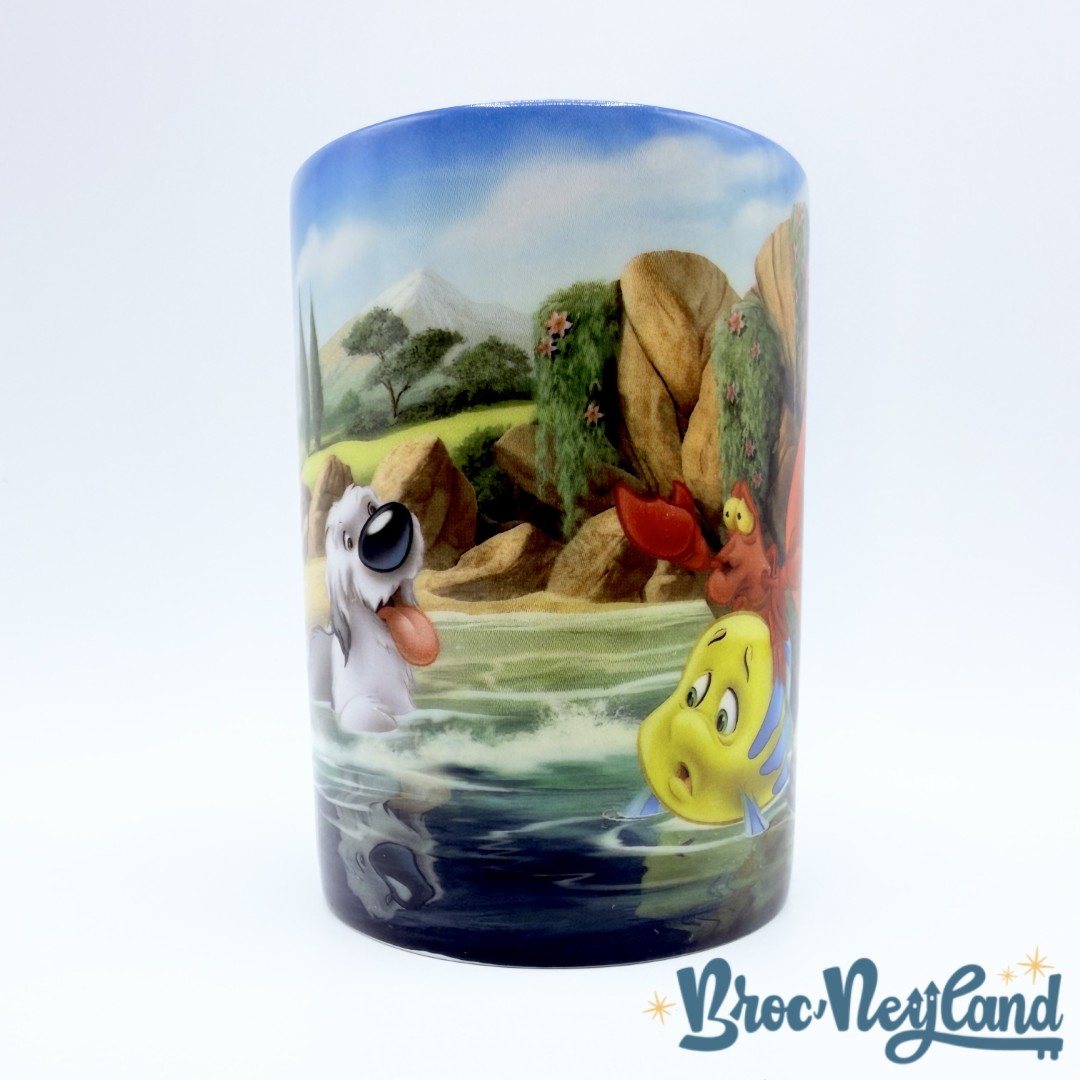 Tasse-scène-La-Petite-sirène-disney-Store-classics-2013-mug-film-Max-Eric (3)