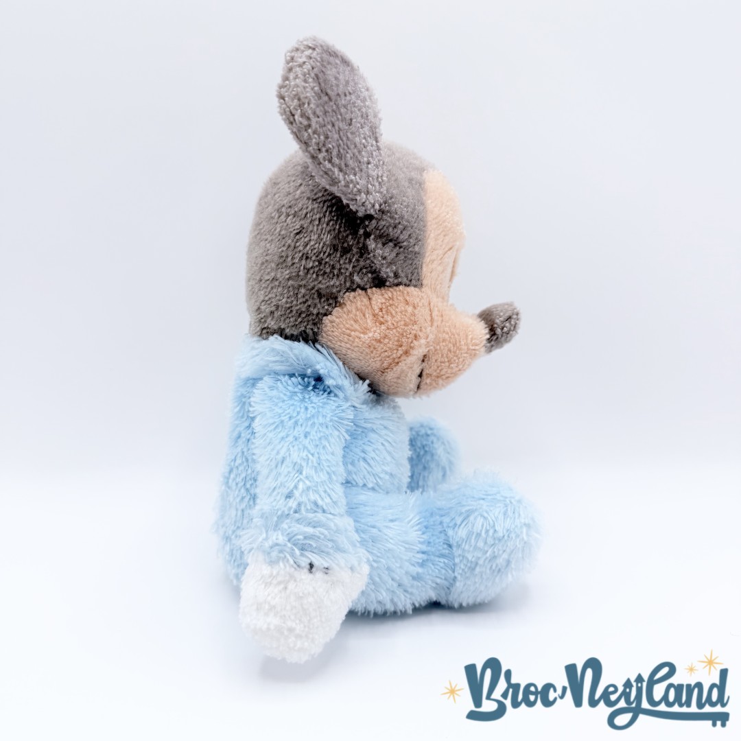 Peluche-Mickey-Bébé-Hochet-Disney-Parks-2022-Disneyland-éveil-sensoriel-bleu-grelot-25-cm (6)