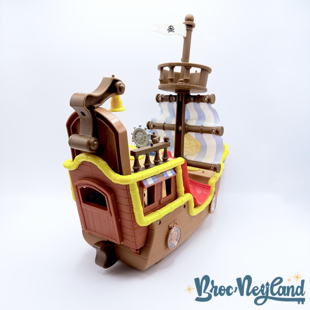 Jouet-Bucky-Bateau-musical-Jake-et-les-Pirates-du-Pays-Imaginaire-Disney-Mattel-2011-figurines (1)
