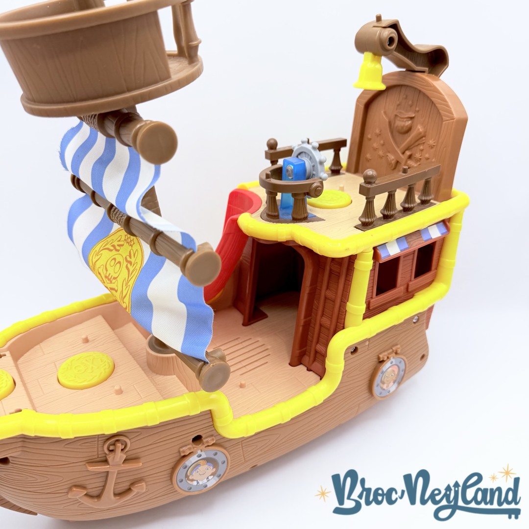 Jouet-Bucky-Bateau-musical-Jake-et-les-Pirates-du-Pays-Imaginaire-Disney-Mattel-2011-figurines (7)