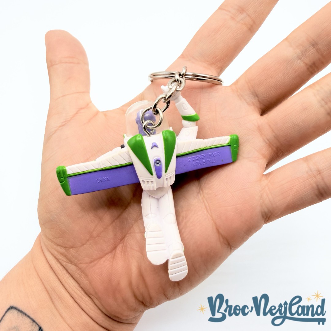 Porte-clés-Buzz-éclair-Disneyland-Paris-Disney-Toy-Story-figurine-plastique-space-ranger (4)