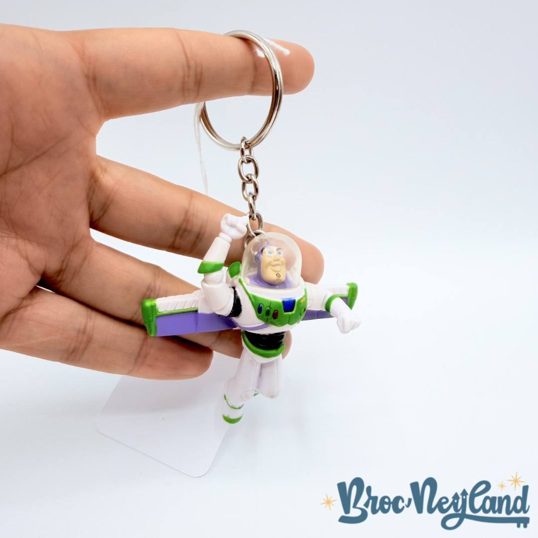 Porte-clés-Buzz-éclair-Disneyland-Paris-Disney-Toy-Story-figurine-plastique-space-ranger (2)