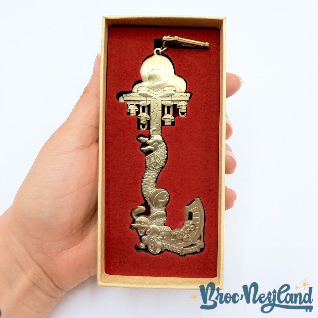 Clé-collector-Toy-Story-Playland-Édition-limitée-1589-2025-Disneyland-Paris-Disney-clé-attraction (1)
