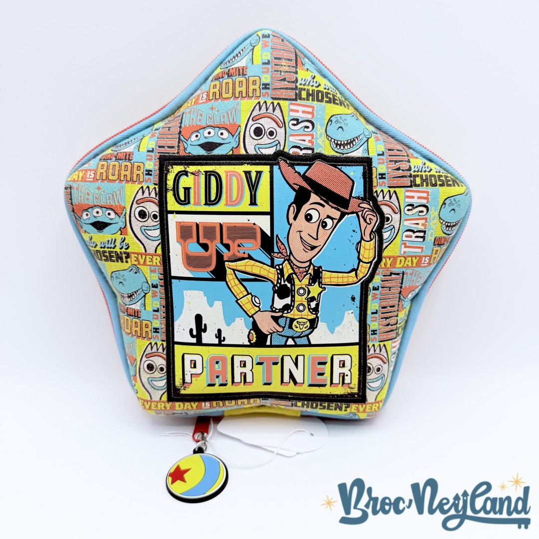 Trousse-Kit-Papeterie-Toy-Story-4-Disney-Store-2023-fournitures-feutres-crayons (4)