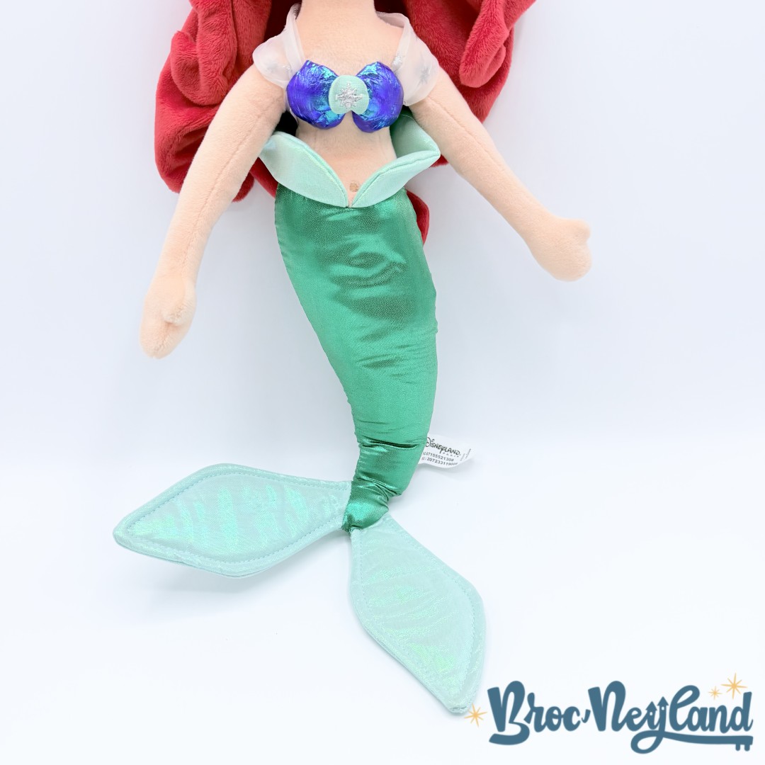 Poupée-chiffon-musicale-Ariel-La-Petite-Sirène-Disneyland-Paris-2019-Disney-peluche-sonore-54-cm (4)
