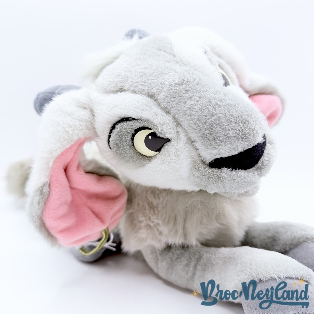 Peluche-Djali-chèvre-Le-Bossu-de-Notre-Dame-Disney-Store-gris-40-cm (4)